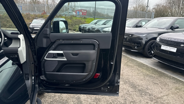 Land Rover Defender 3.0 D250 X-Dynamic SE 90 3dr Auto Diesel Estate